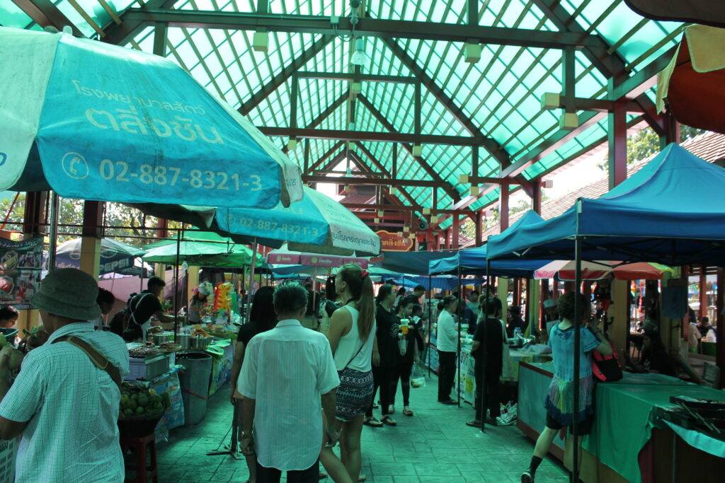 Mercado antes do pier do Taling Chan Mercado antes do pier do Taling Chan - taling_chan_floating_market_bangkok-5