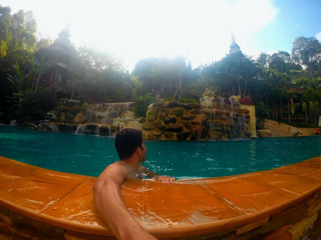 Panviman Chiang Mai Spa Resort - Piscina de dois andares e borda infinita maravilhosa Panviman Chiang Mai Spa Resort - Piscina de dois andares e borda infinita maravilhosa