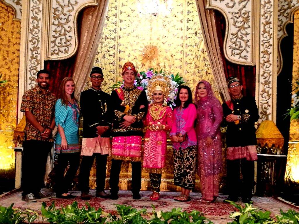 Casamento tradicional em Jakarta, capital do país. - dez imagens