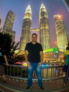Visitando as Petrona Towers na Malásia.