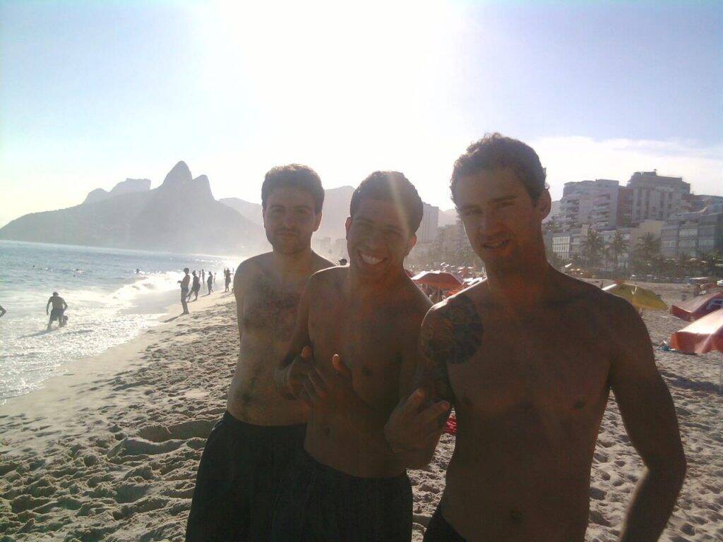 Curtindo o dia de folga na Praia de Ipanema com os amigos do nosso grupo do STCW no Rio de Janeiro