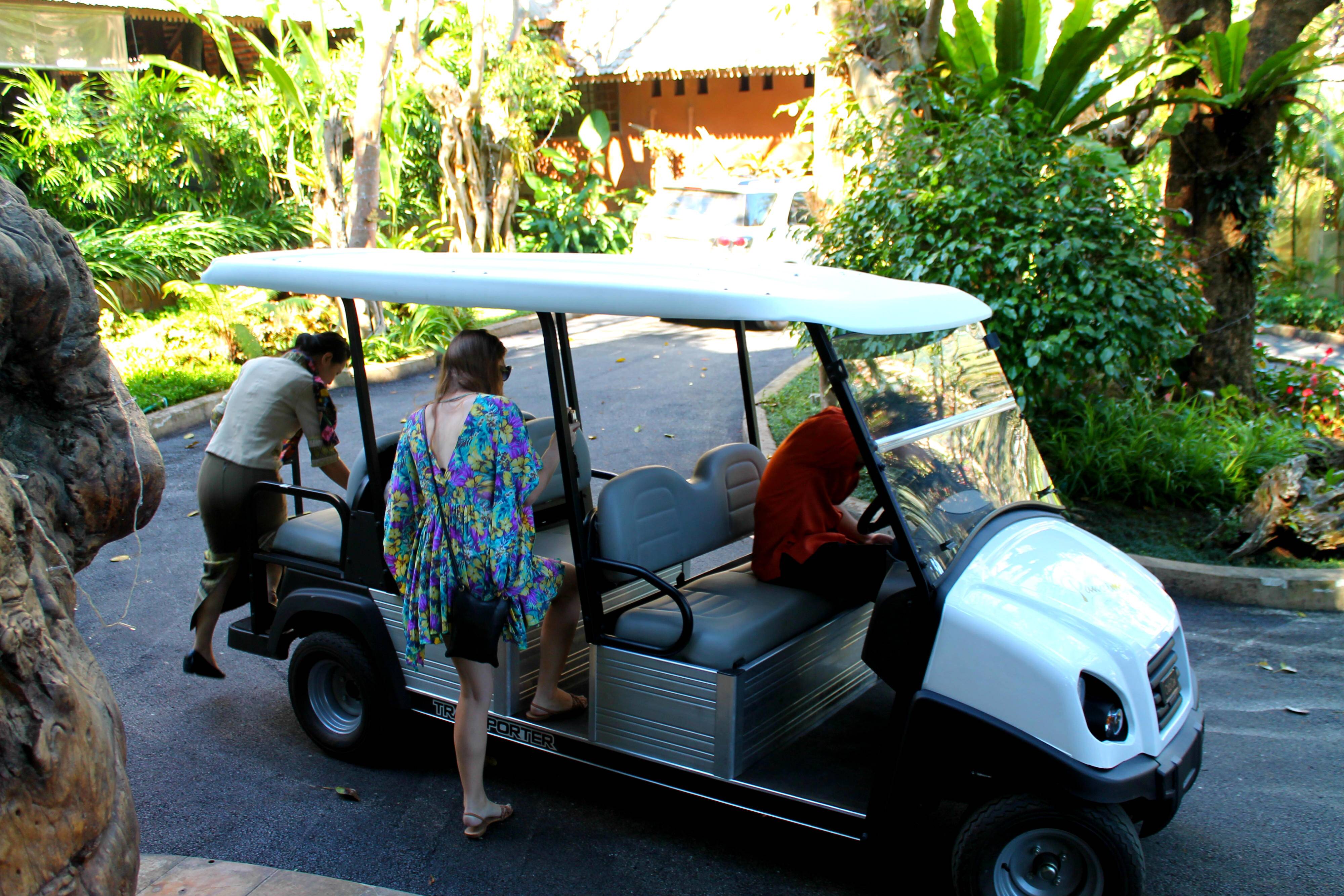 Panviman Chiang Mai Spa Resort - O carrinho de golfe que roda todo o resort