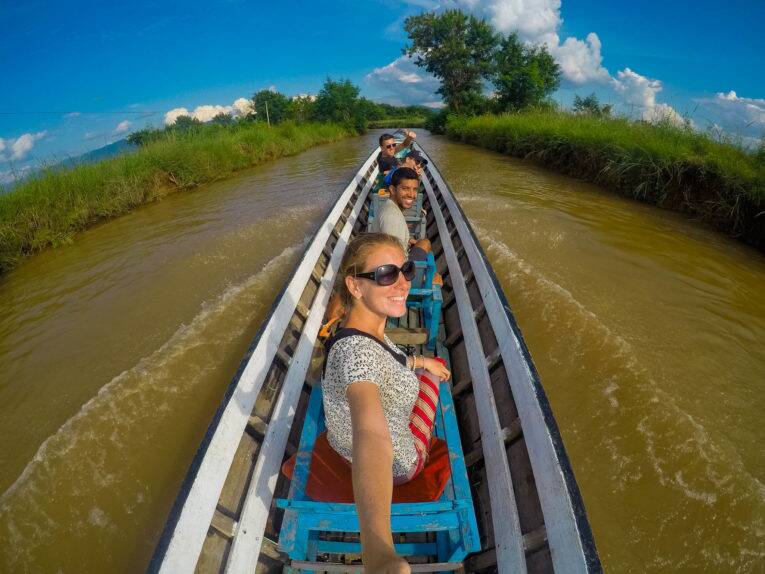 Barco no famoso Inle Lake, Myanmar. - frustração no myanmar