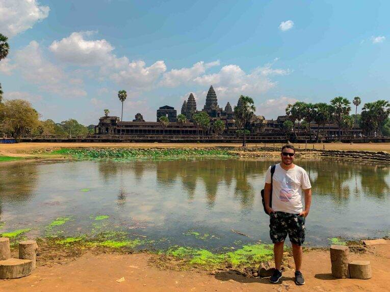 Realizando um sonho ao visitar o templo Angkor Wat no Camboja.