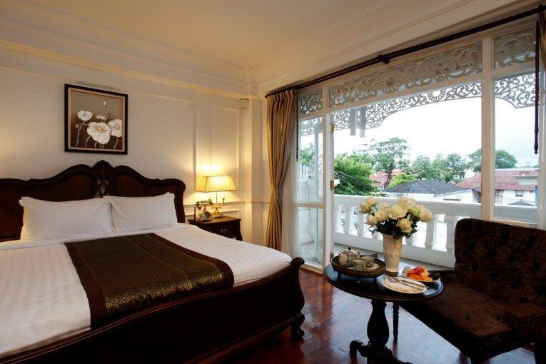 O Laos tem hotéis ótimos, como o Dhavara Boutique Hotel.