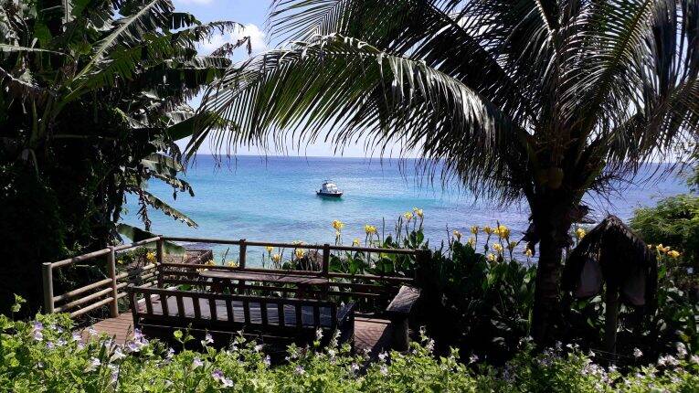 Vista maravilhosa desde o Bar do Meio nas praias de Fernando de Noronha.