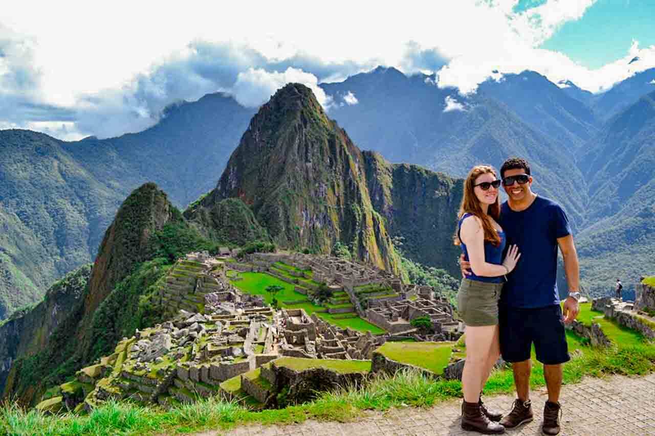 Ao final de uma de nossas primeiras trilhas, em Machu Picchu no Peru. - levar para uma trilha