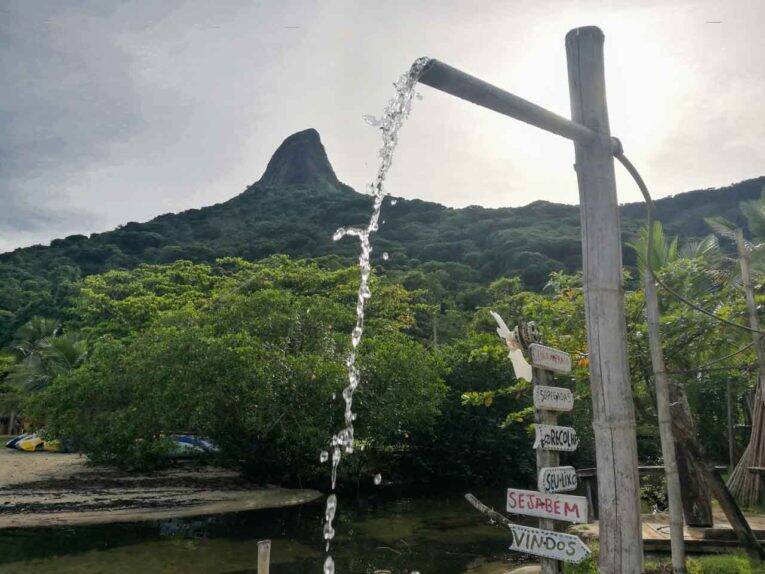 Vista privilegiada do Pico do Pão de Açúcar no Saco do Mamanguá, Paraty Rio de Janeiro. 